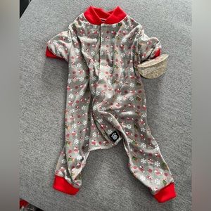 Size medium dog pajamas with‎ dachshund print.